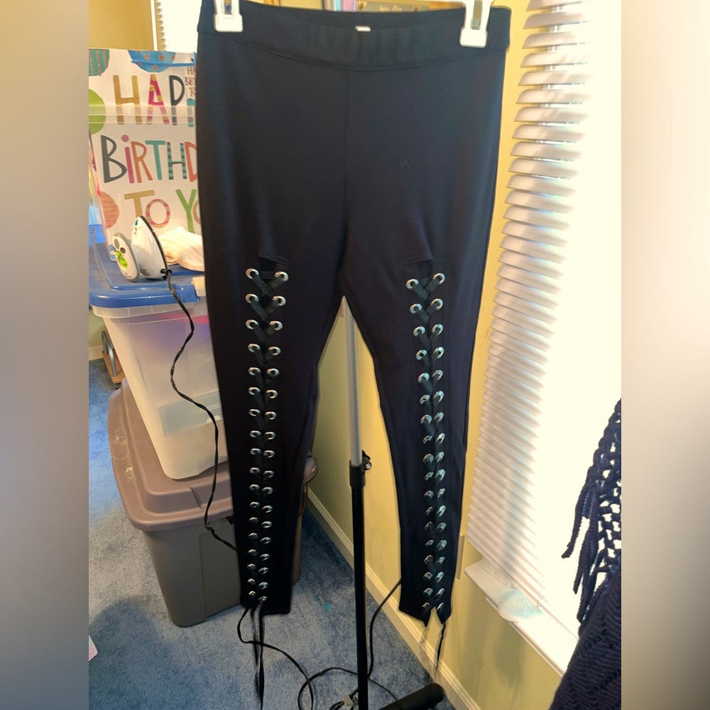 Love Tree Women’s Small Black Tie Up Leggings *NEVER WORN*